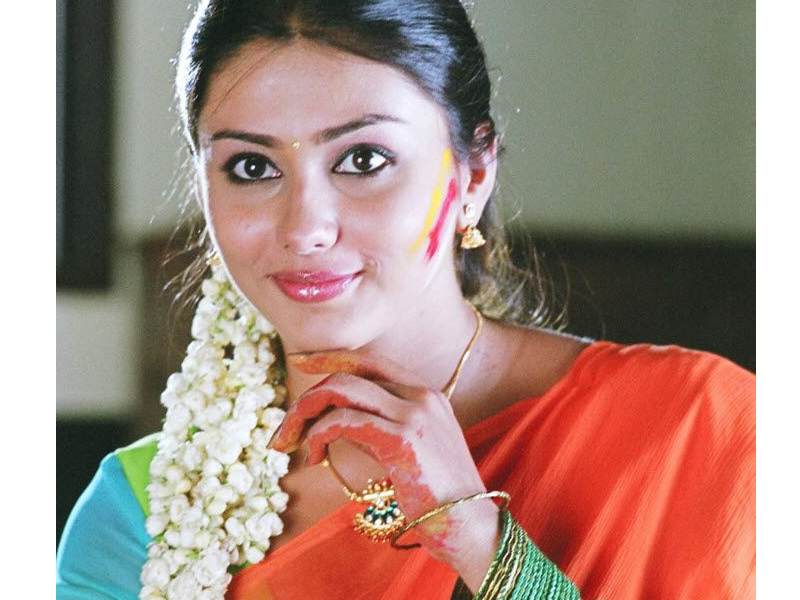 Namitha comeback jfw awards 2026 viral song biggboss