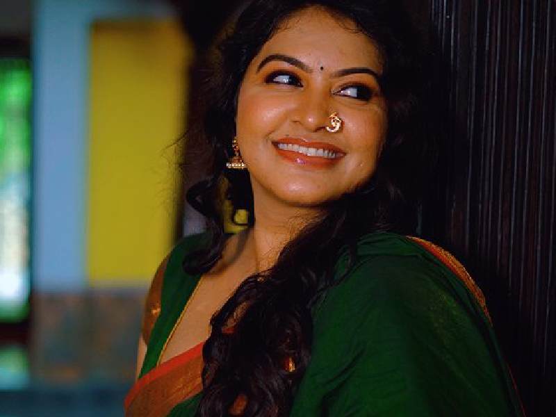 Rachitha mahalakshmi viral dance saravanan meenatchi fame