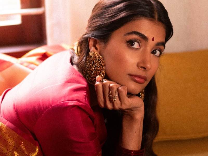 Pooja hegde housefull 4 flop trending scene analysis
