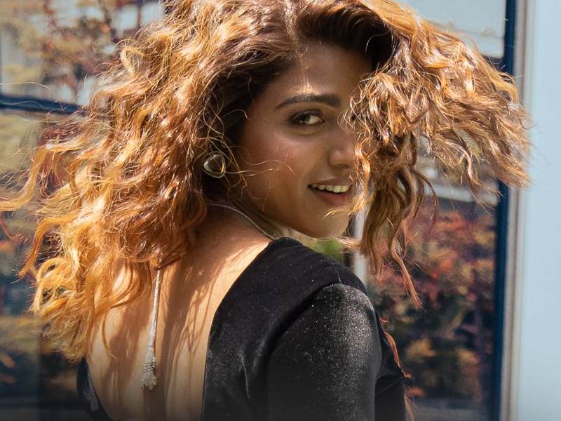Sai dhanshika shikaaru movie performance